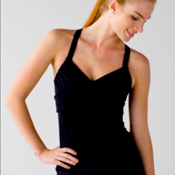 lululemon athletica Tops - Lululemon Black wrap it up tank- size 8